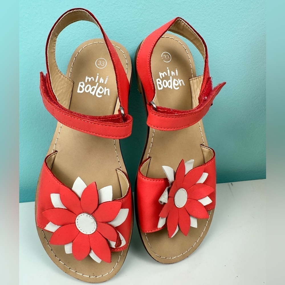 Boden flower leather sandal size 2 US (EU size 33) excellent condition